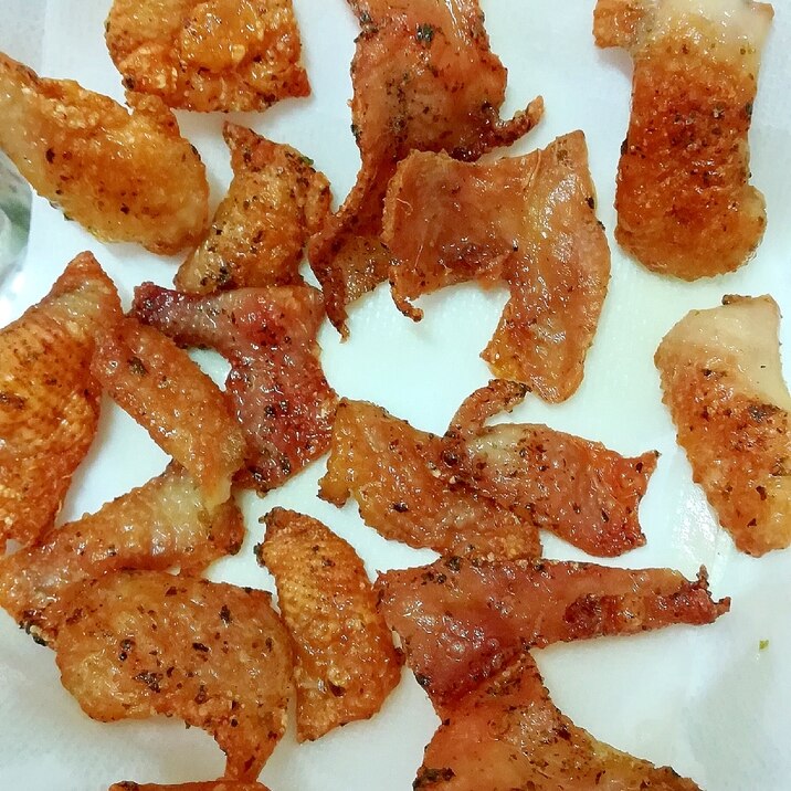 おつまみにぴったり!鳥の皮のお煎餅のり塩風味